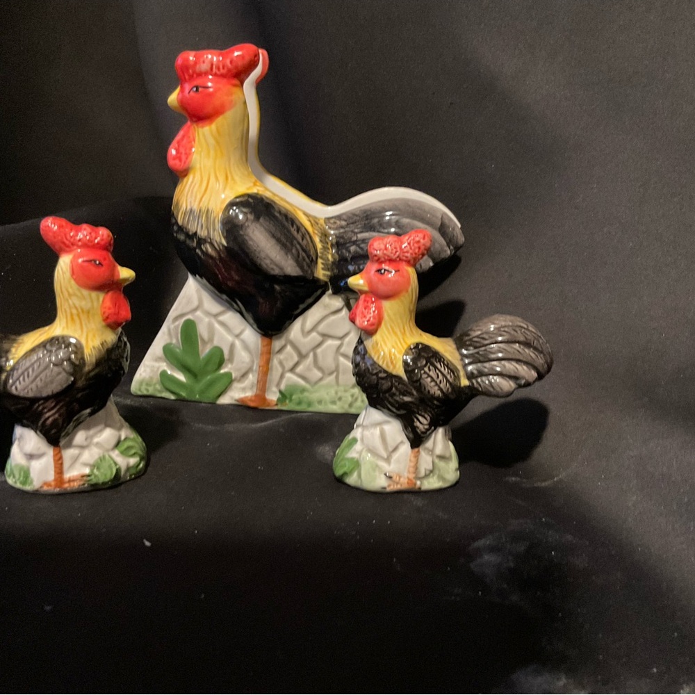 Colorful Rooster Salt Pepper & Napkin Holder Figurine Set - Picture 9 of 9